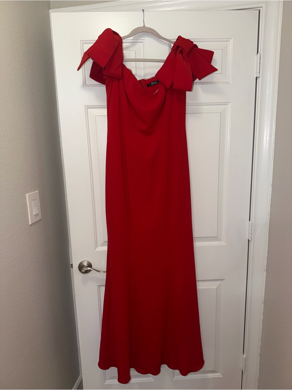 Badgley Mischka Elegant Red Bow-Shoulder Evening Dress